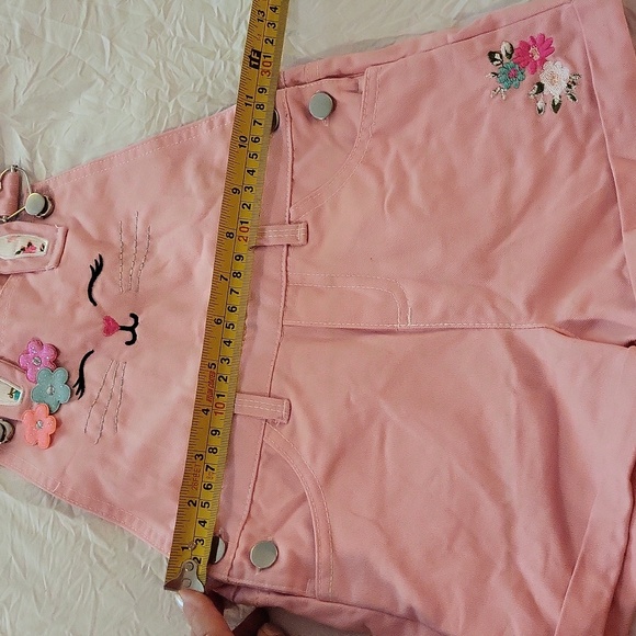 Overalls Shorts, Bunny Face, Girls Size 6. Pink - Picture 7 of 8